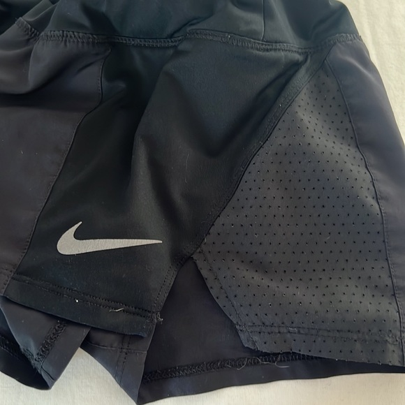 Nike dri fit running shorts 3" inseam - Picture 3 of 5